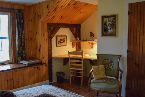 Enfield Manor Bed&Breakfast and Vacation Rental image 18